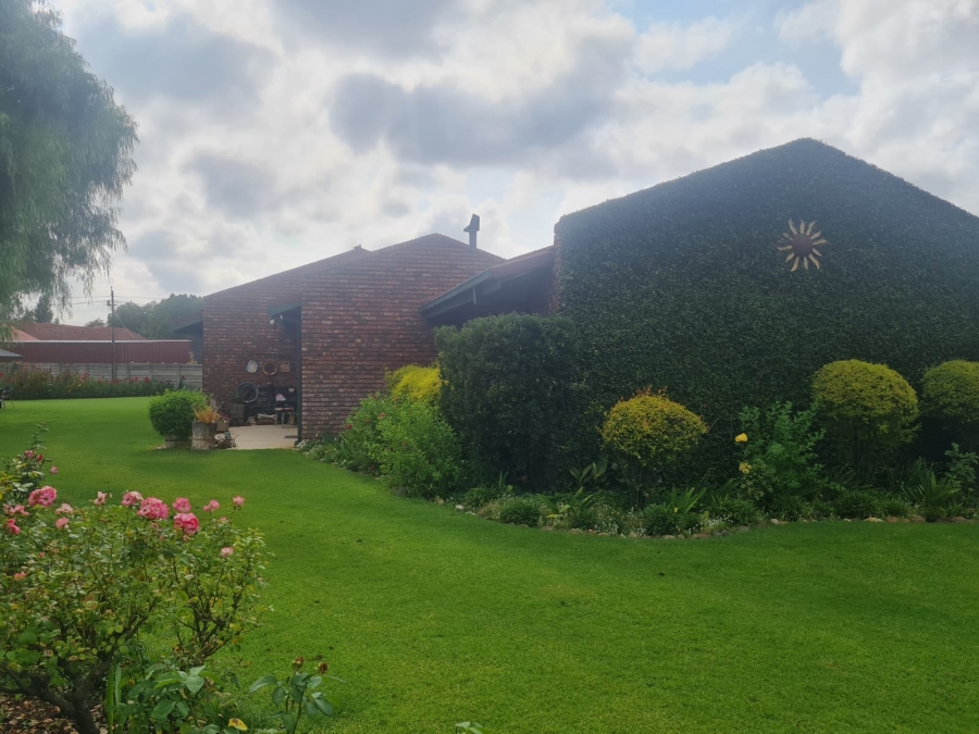 4 Bedroom Property for Sale in Miederpark North West
